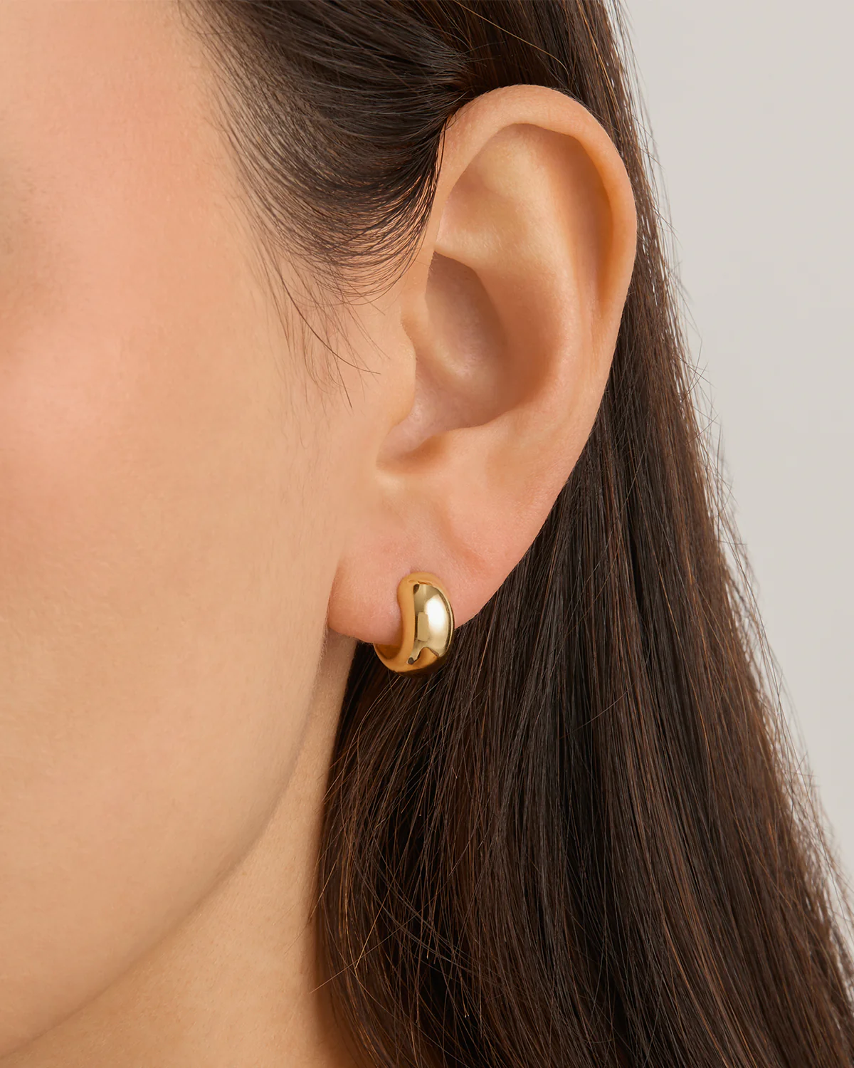 18k Gold Vermeil Bold Huggie Hoops - Image 2