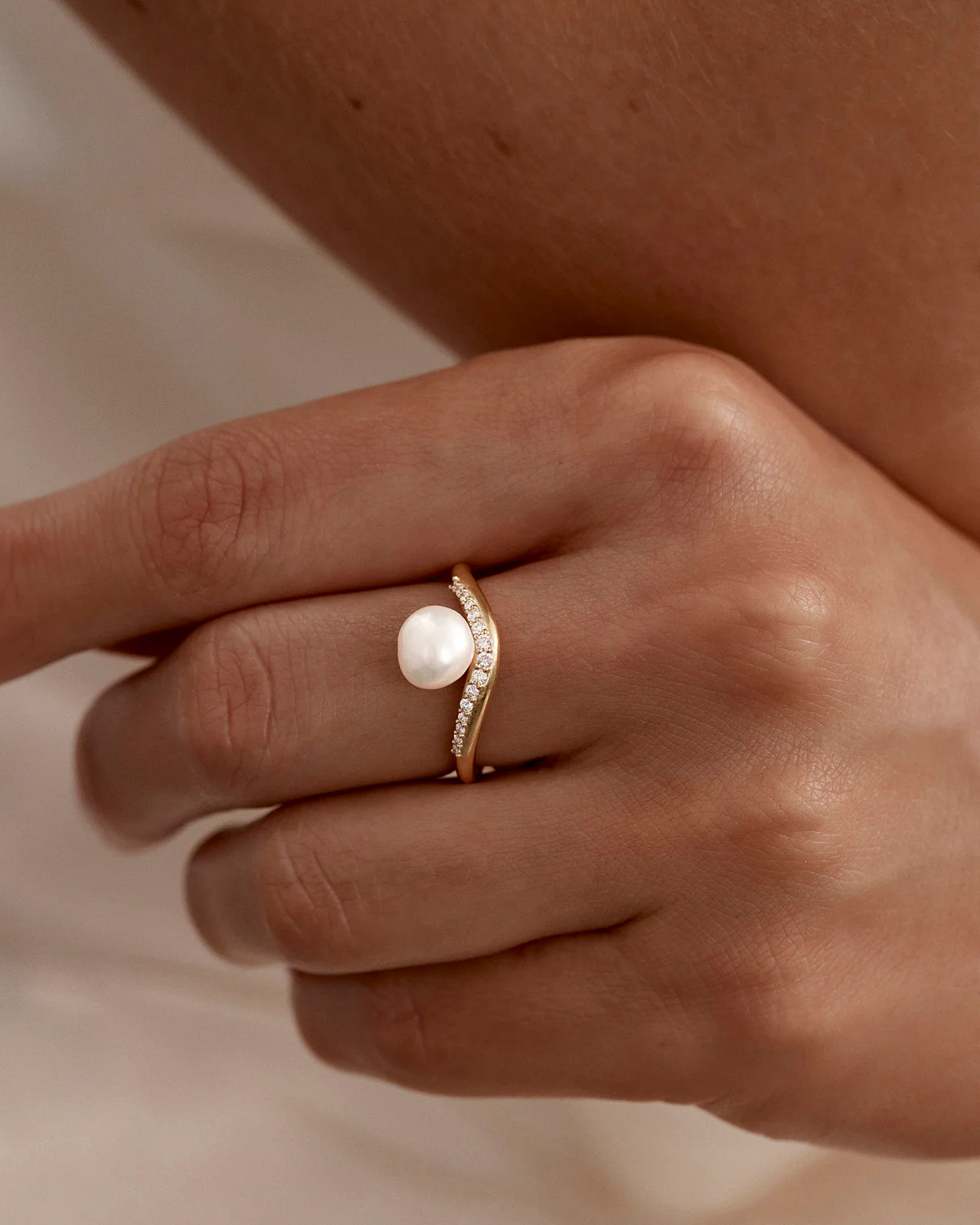 18k Gold Vermeil Love With Grace Lab-Grown Diamond Pearl Ring - Image 2