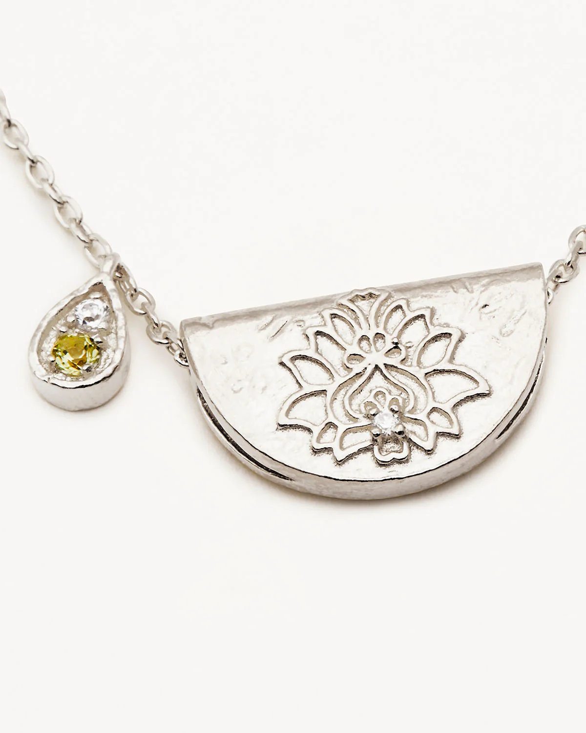 Sterling Silver Lotus Birthstone Necklace - August - Peridot - Image 3